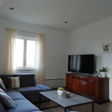 Apartment Jelka Postira