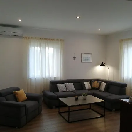 Jelka Apartment *